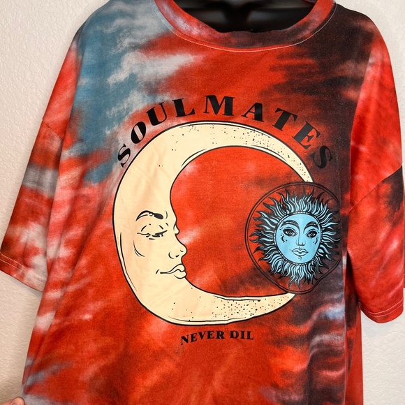 Oversized Tie Dye Shein Graphic Tee "Soulmates Never Dil" - Picture 7 of 16